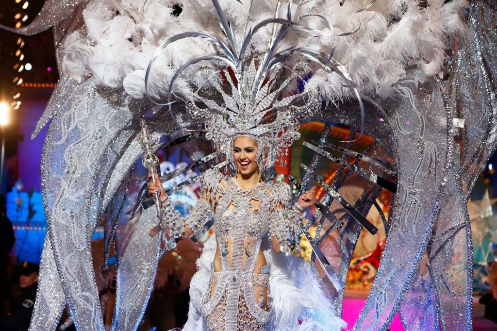 M&M colaboró en el diseño de la fantasía de la Reina del Carnaval de Las Palmas 2014.
