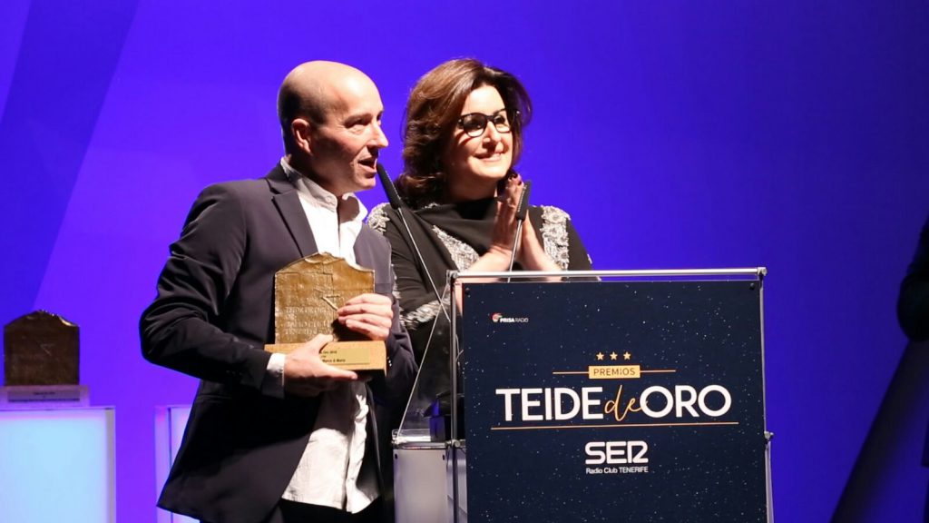Marco y María recogen el premio Teide de Oro